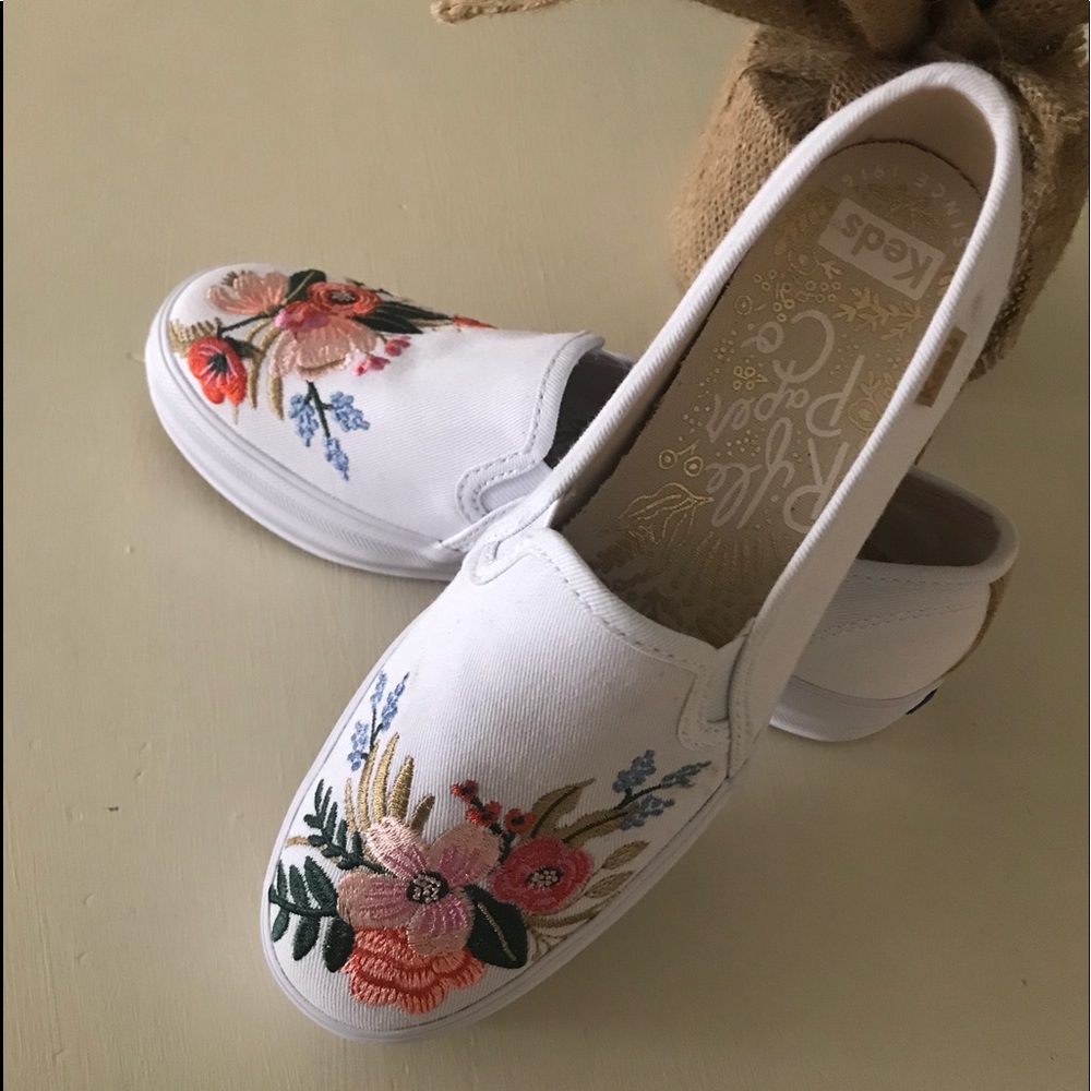 Floral platform shoes (NWOT)